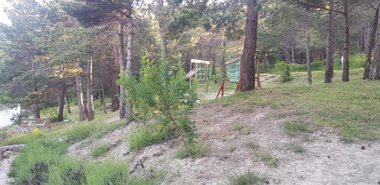 Camping La Chabannerie Hotel Saint-Martin-de-Clelles ภายนอก รูปภาพ